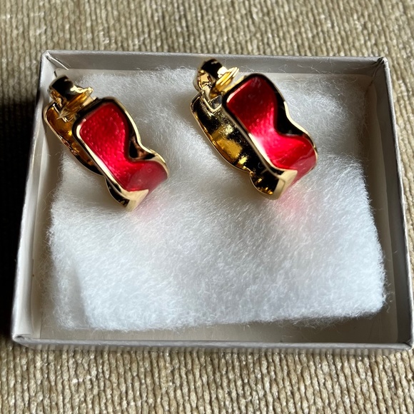 VINTAGE (1987) AVON COLOR-DASH CLIP ON EARRINGS (RASPBERRY) - Picture 1 of 3